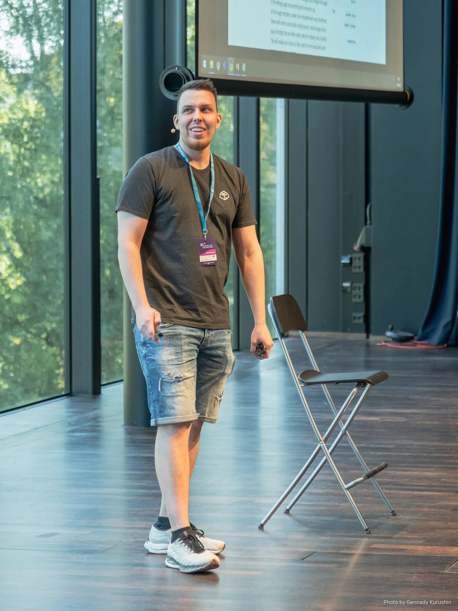 Oliver Granlund presenting at WordCamp Tampere 2023