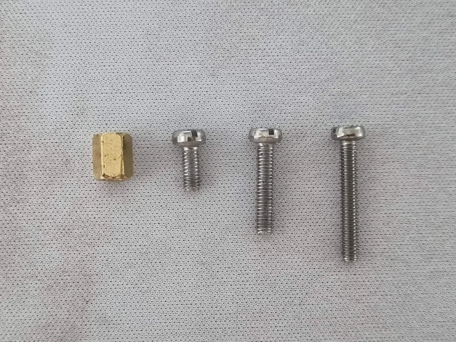 Included screw and standoff types