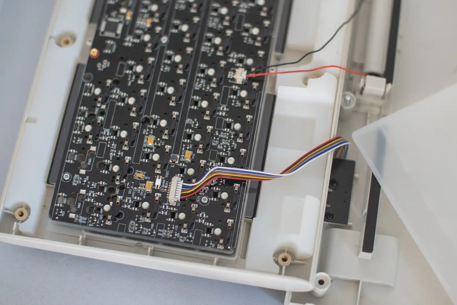 Vortex PC66 connectors to the daughterboard and battery