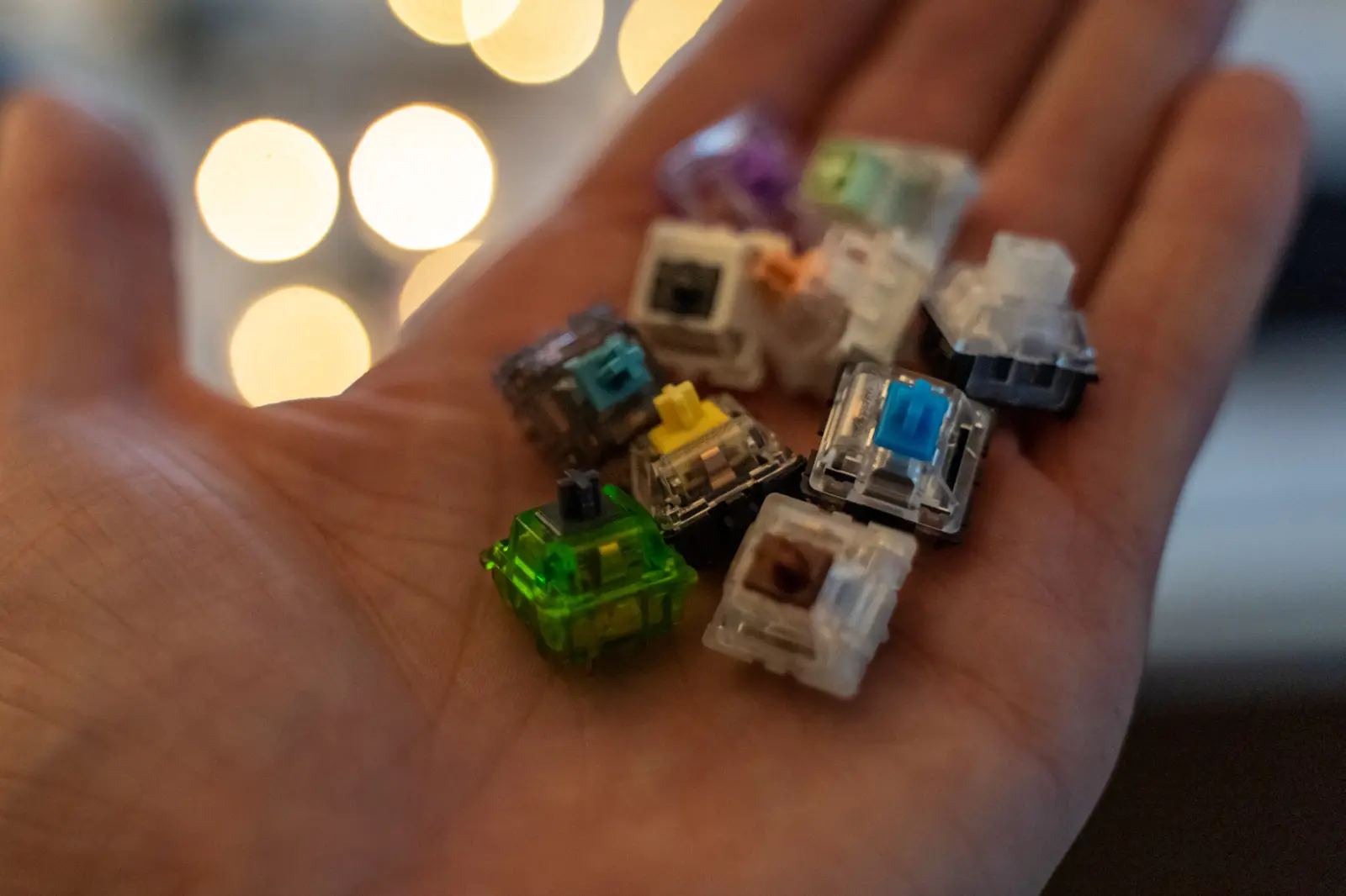 Various mechanical switches in different styles and colors