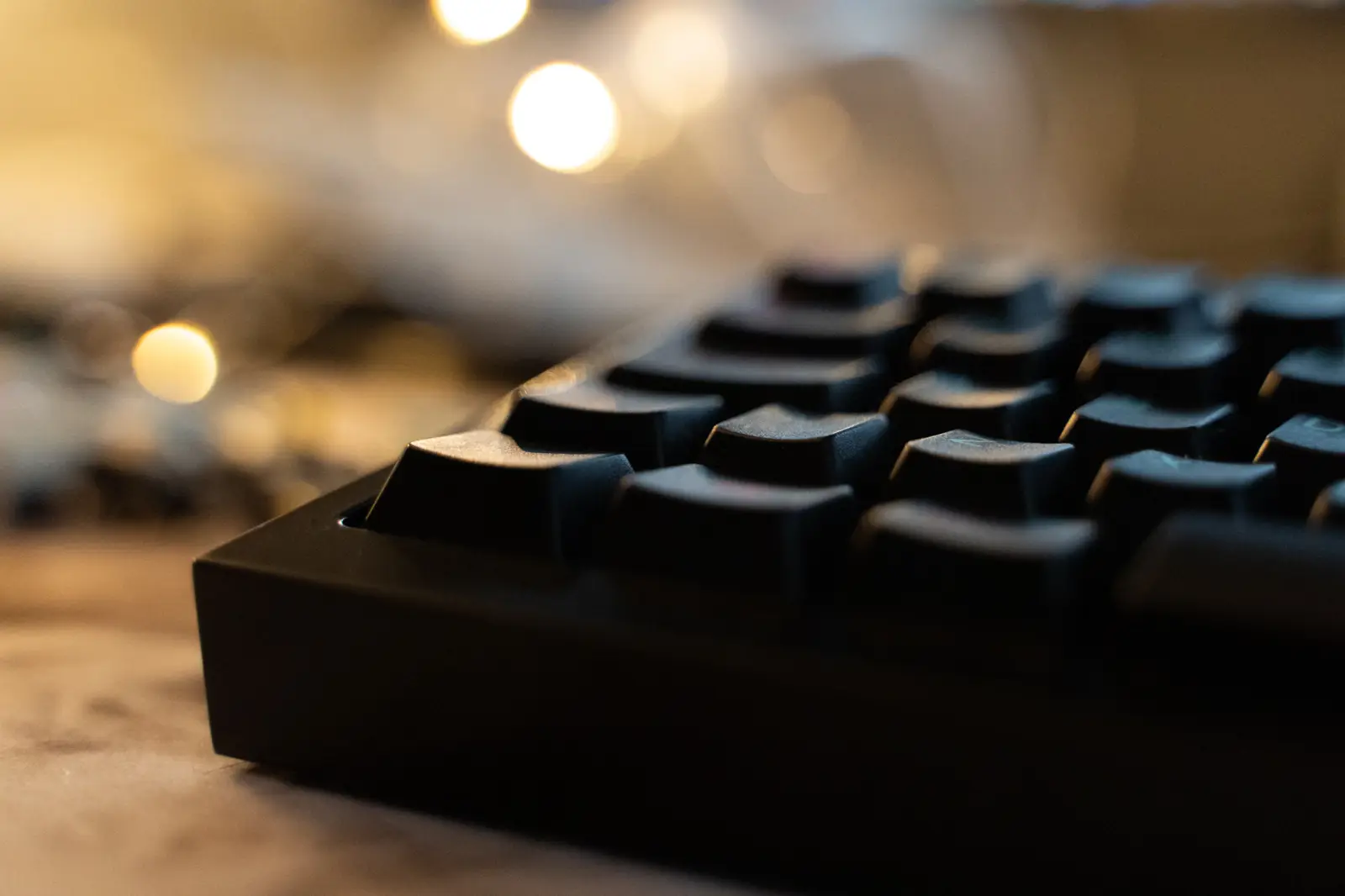 DZ60 keyboard with a cast iron case