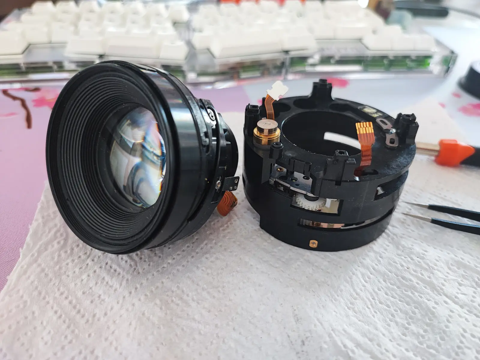 Canon 50mm f/1.4 disassembled for repairing the focus ring