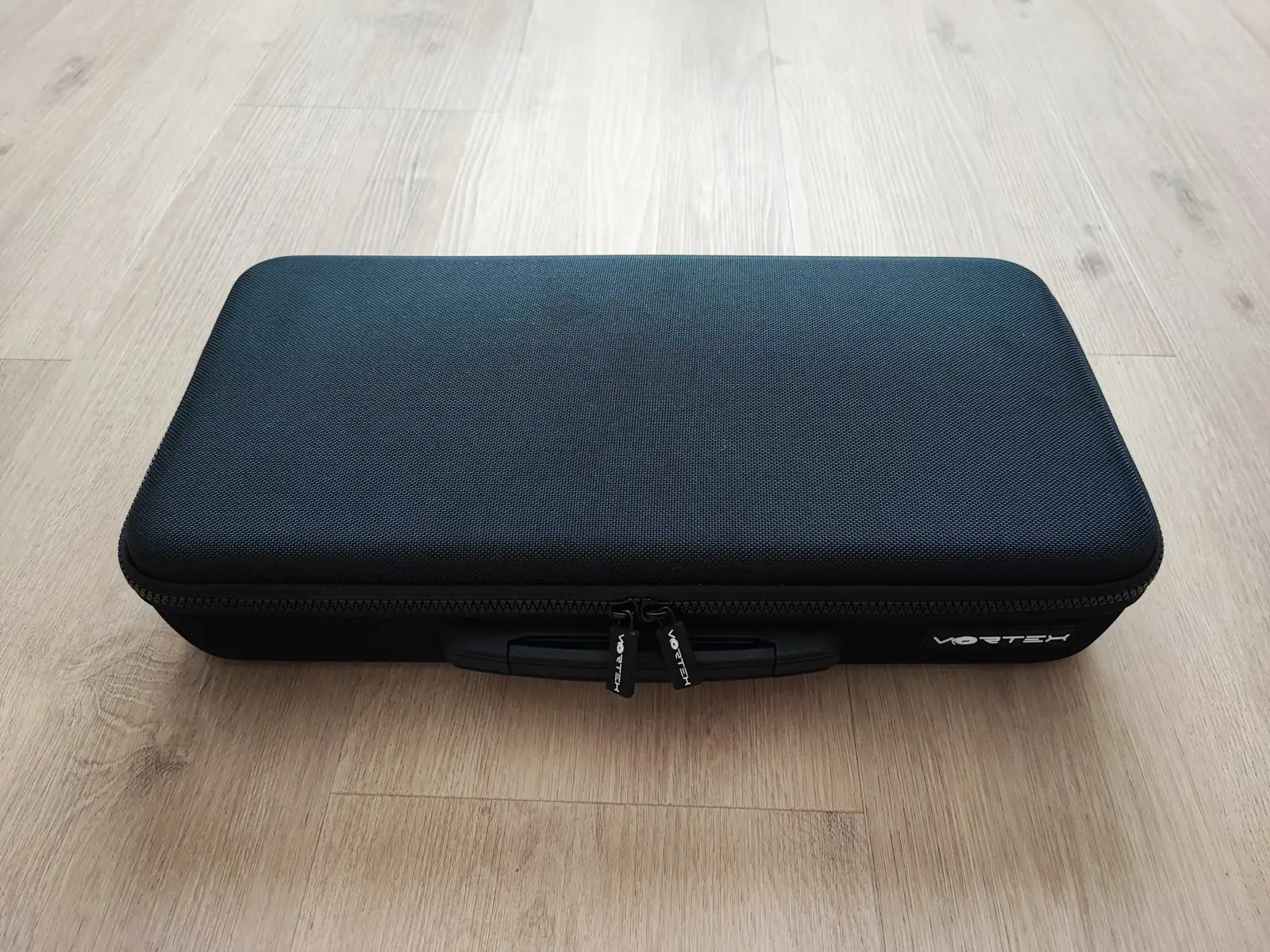 Carrying case top view